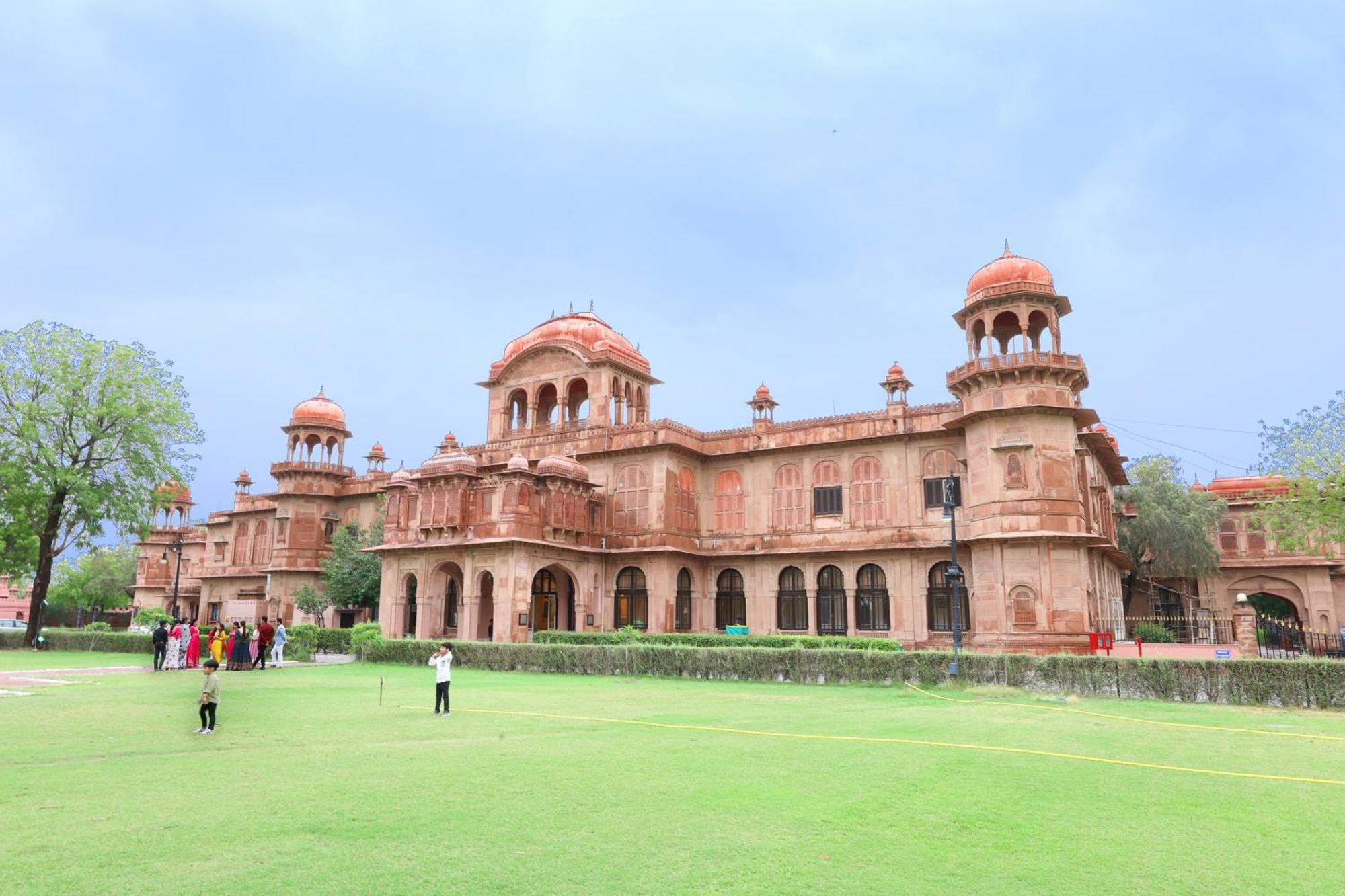 The Lallgarh Palace - A Heritage Hotel Bikaner Buitenkant foto
