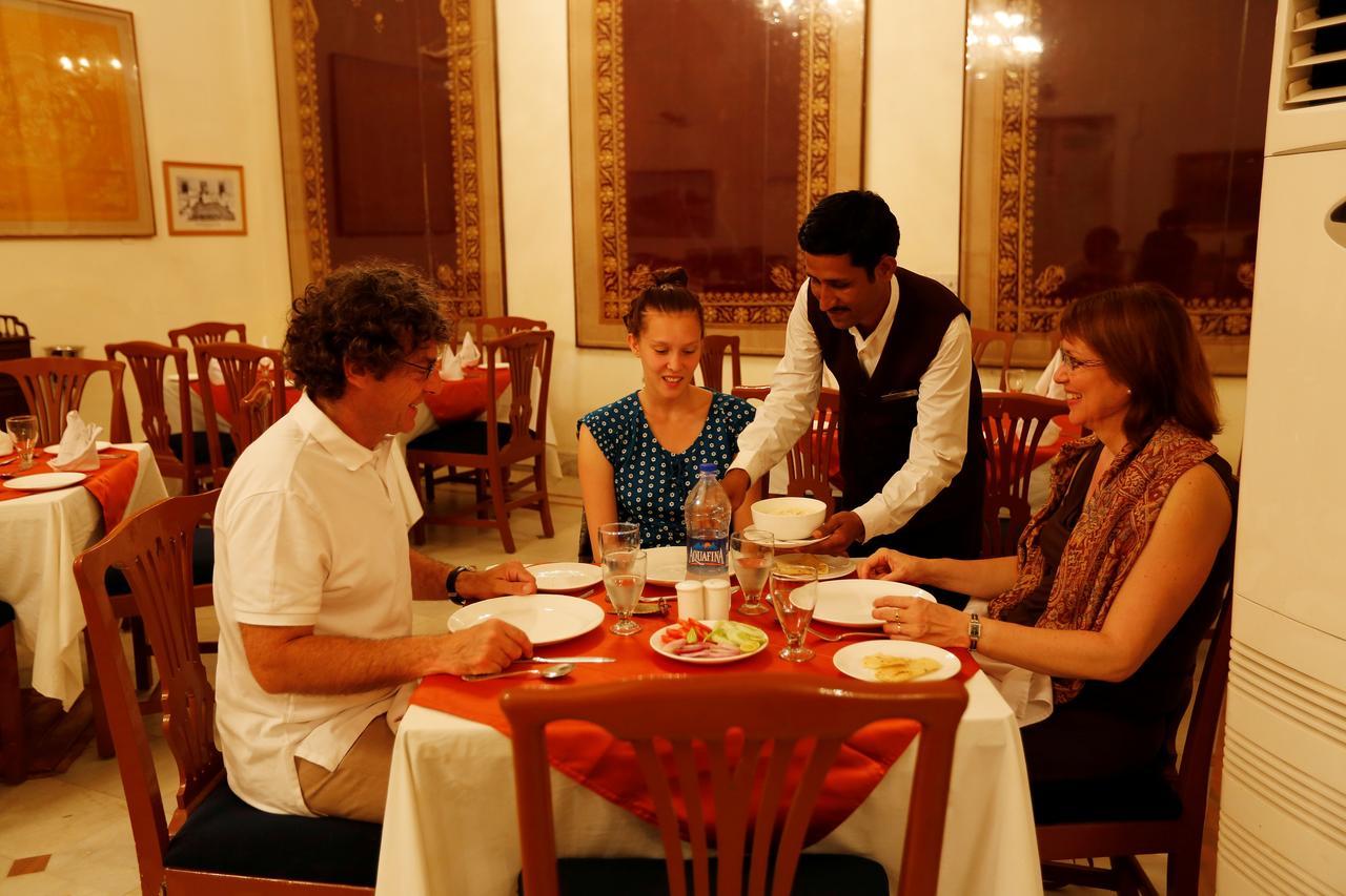The Lallgarh Palace - A Heritage Hotel Bikaner Buitenkant foto