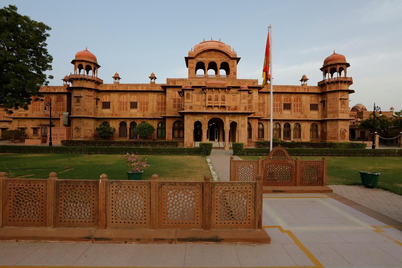 The Lallgarh Palace - A Heritage Hotel Bikaner Buitenkant foto