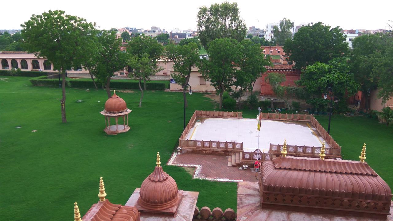 The Lallgarh Palace - A Heritage Hotel Bikaner Buitenkant foto